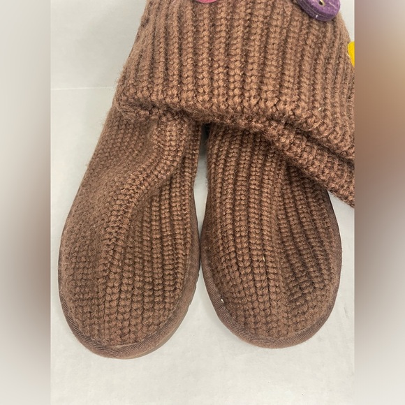 Ugg Australia Cardy Sweater Knit Boots with Multicolor Buttons- Brown size 5 - Picture 5 of 12